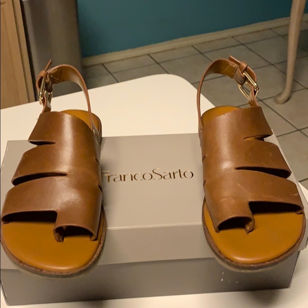 Shoe